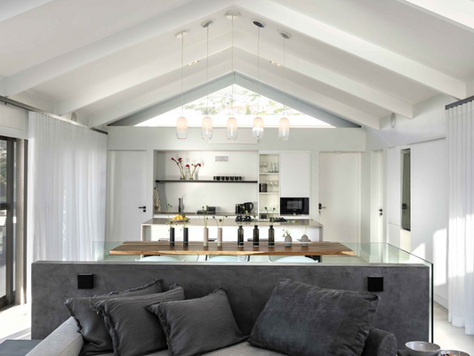 A custom lighting solution for Manuela Studios